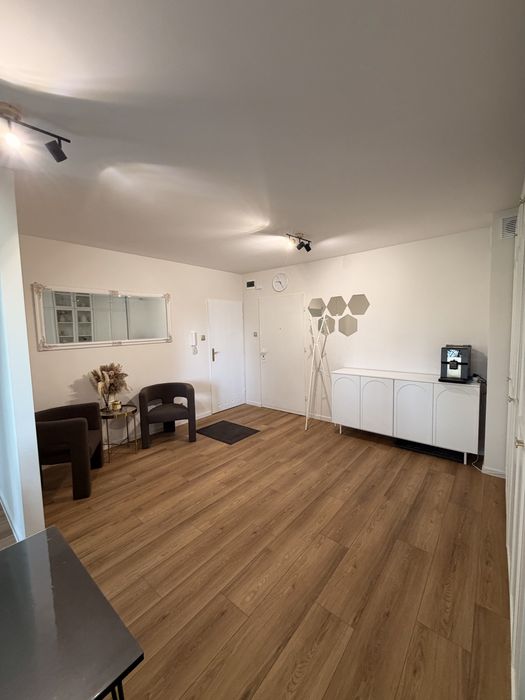 Lokal usługowy 40 m² | centrum | parter | dwa pomieszczenia + 2 łazienki  | parking | wejście od ulicy