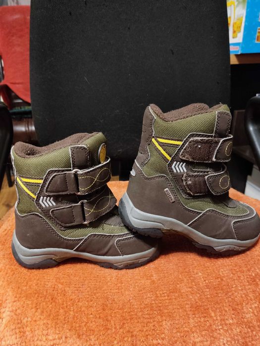 Сапожки 27 размер(детские).Очень теплые.Идеальное состояние!!!Киев.