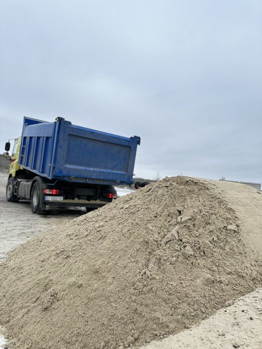 Услуги самосвалов 12 тонн:даф камаз, зил.Песок щебень отсев камень бут