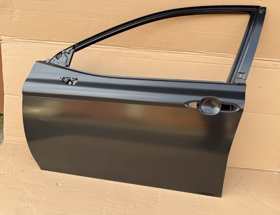 Крышка багажника Toyota Camry 70  Accord Hyundai accent Kia Rio Двери