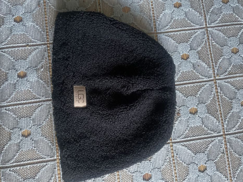 Nowa czarna czapka baranek ala UGG