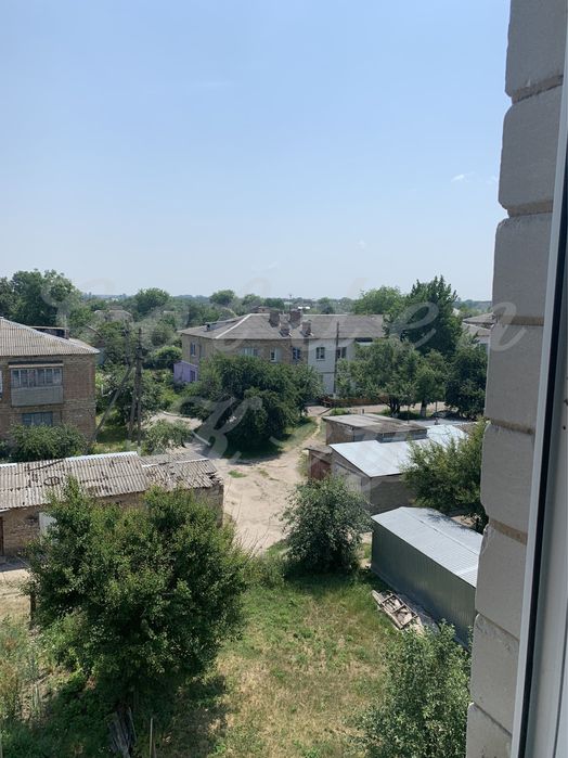 Продам 2-х кімнатну. КВАРТИРУ+ РЕМОНТ, ЦЕНТР, Комора 25м2 с.РЕВНЕ