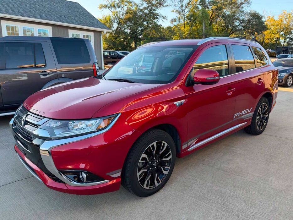 Mitsubishi Outlander      2018