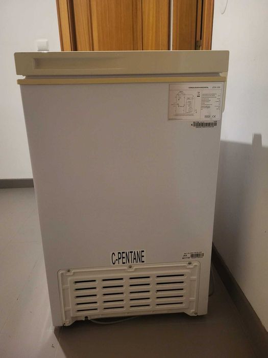 Arca congeladora horizontal – funcional e em bom estado