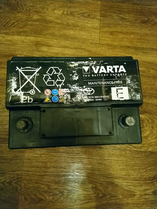 Акумулятор автомобільний Varta 12V 60 Ah