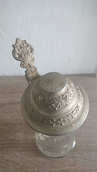 Stary kufel szklany.