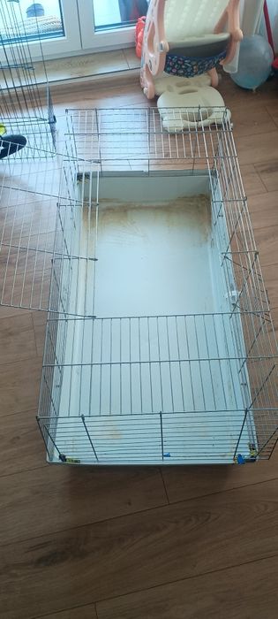 Klatka dla królika lub świnki morskiej.