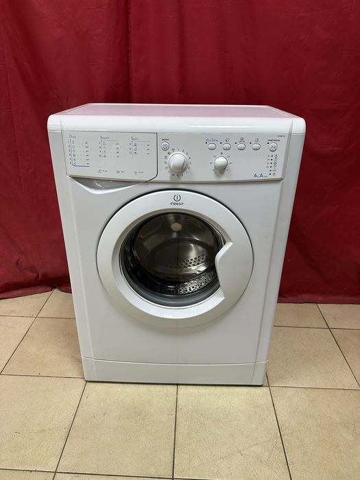 Стиральная машина Indesit IWSB 6105