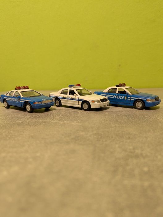 KINSMART в масштабе1/42