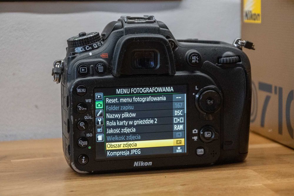 Nikon D7100 + battery grip Newell MB-D15 + 2 akumulatory
