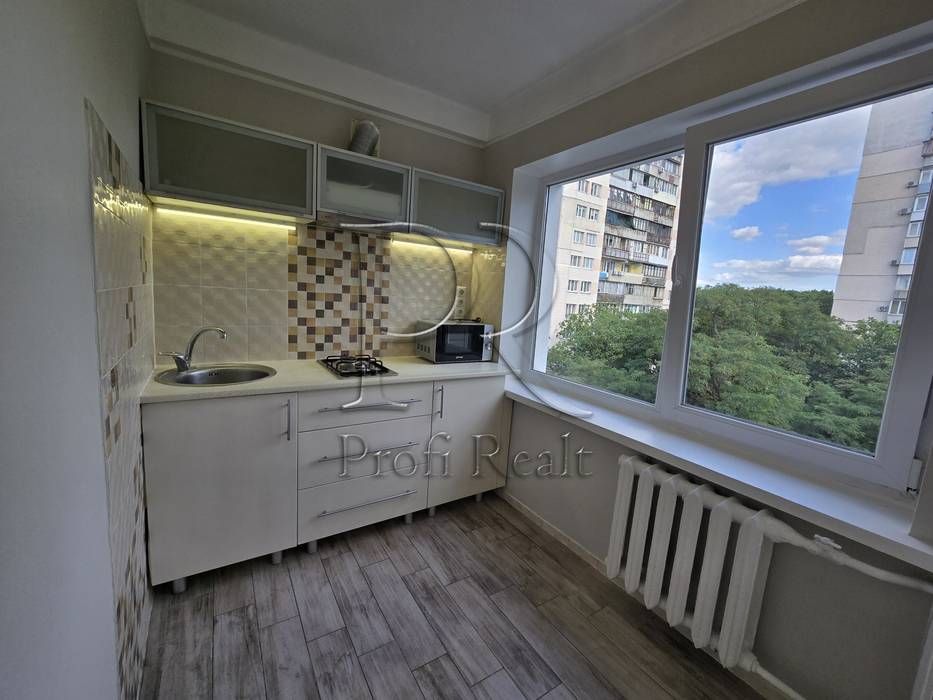 Продаж 2 кімн. квартири біля ВДНГ, Проспект Голосіївський 89