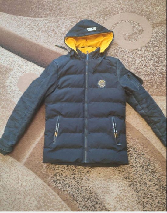 Продам зимову куртку на підлітка