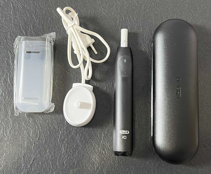 Szczoteczka elektryczna Oral-B iO 2 Night Black