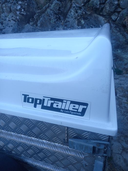 Atrelado para cães de caça marca luis Figueiredo/ Lecy Trailer  todo