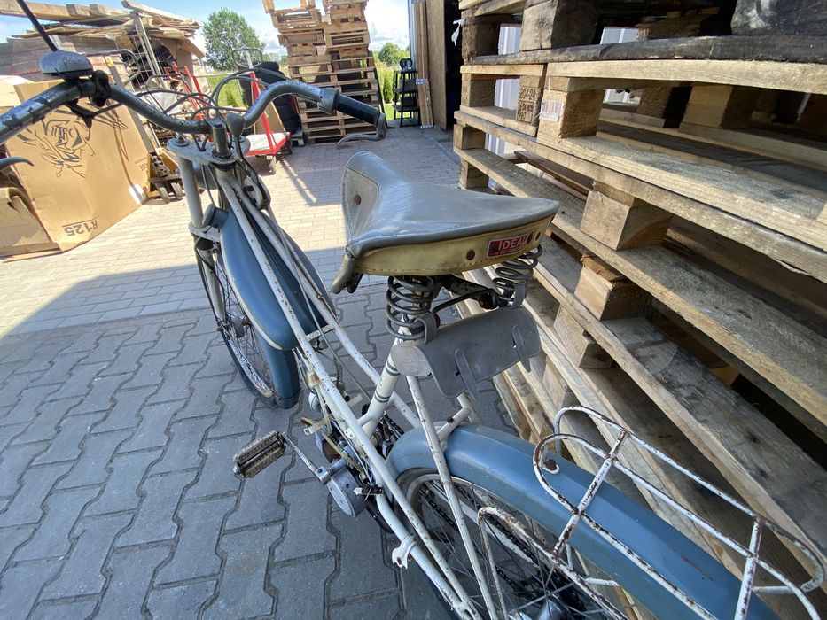 Zabytkowy motorower Peugeot lata 50 kompletny