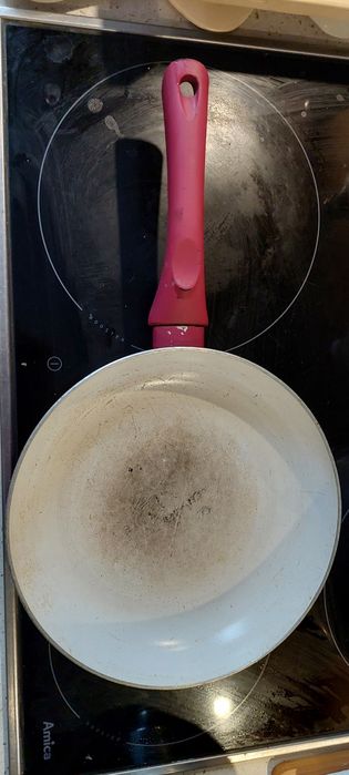 Patelnia 18 cm płyta indukcyjna