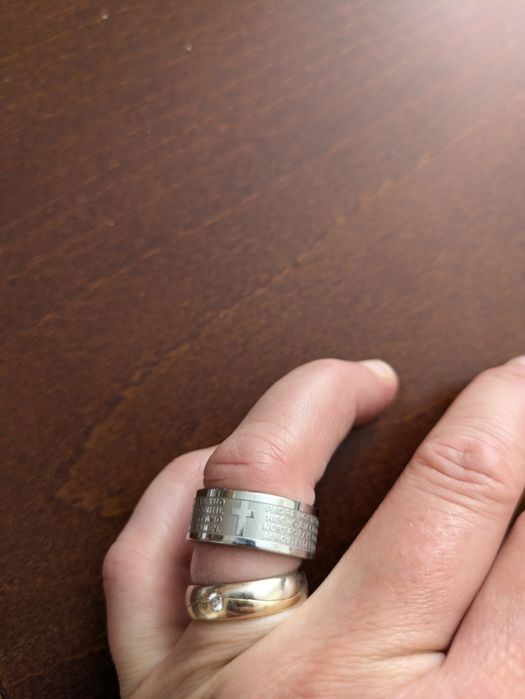 Piękna uniwersalna Obrączka gruba masywna z krzyżem i grawerem