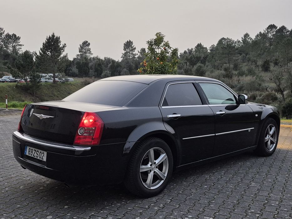 Chrisler C300 CDI Motorização Mercedes-Benz