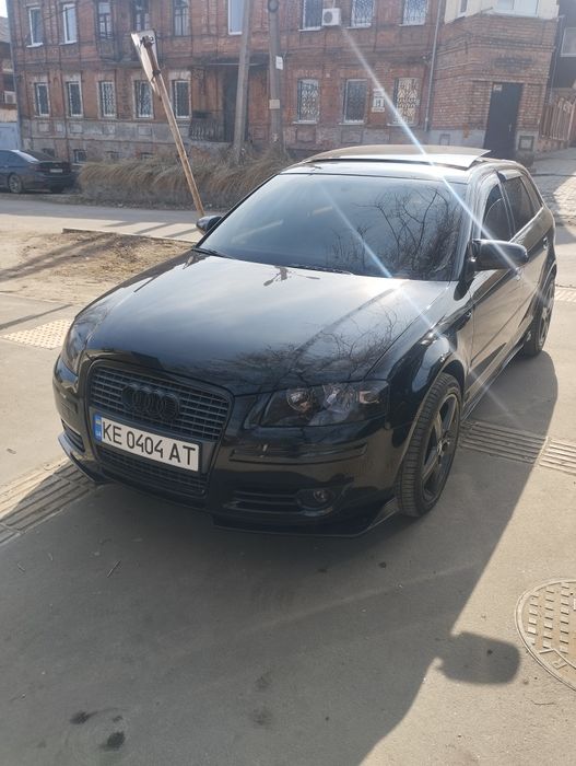 Продам audi a3 8p 2008 год 1.4  турбонаддувом шестиступка механика
