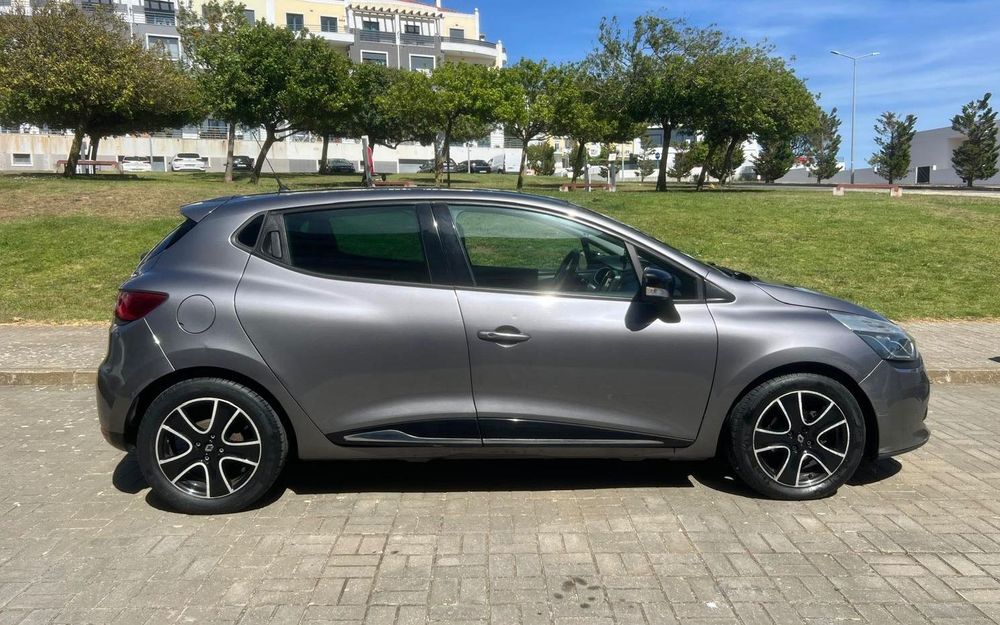 Renault Clio — fotografia 7