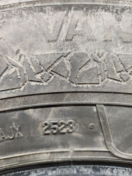 225/75r16c Semperit para zima 5,5mm  23r