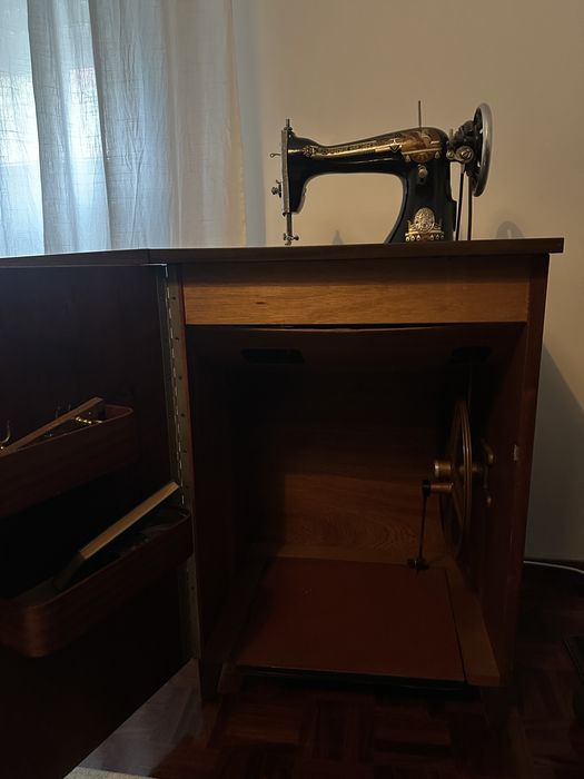 Maquina de costura singer