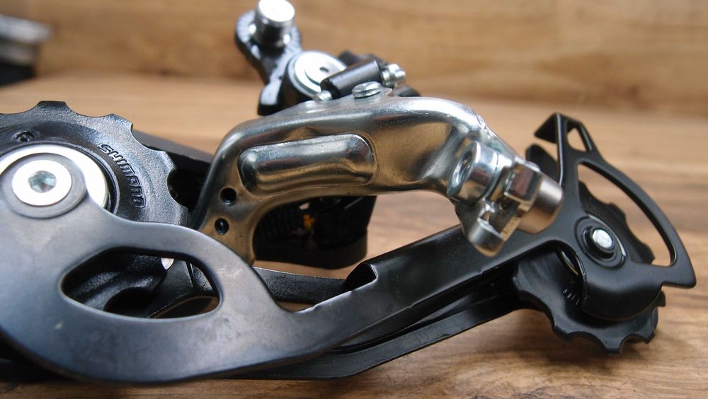 nowa tylna przerzutka Shimano altus RD-M2000 9 speed
