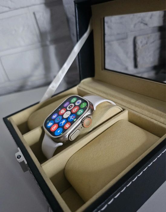 Smartwatch z kompletem pasków