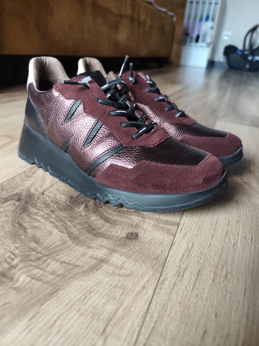 Buty sneakersy hiszpańskie