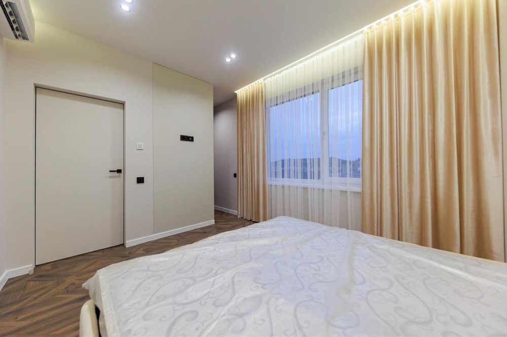 Продаж таунхаусу з двориком