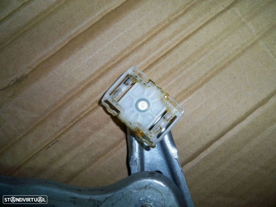 Clips reparação elevador vidros  Renault Megane III e Scenic III  NOVO