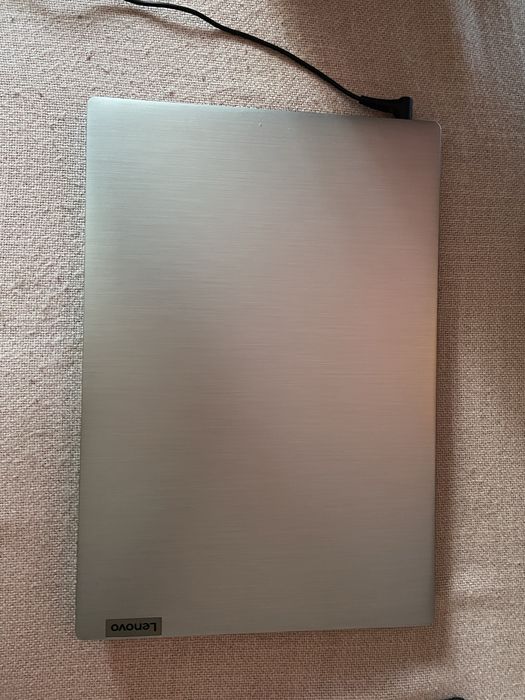 Lenovo ideapad 3