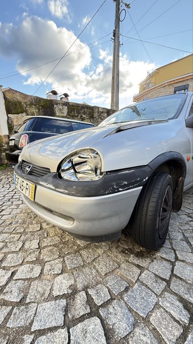 Opel Corsa B 2000 Gasolina – Para Reparar ou Peças