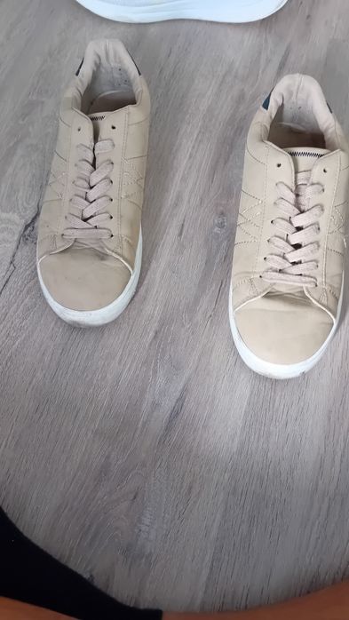 Sapatos cor bege