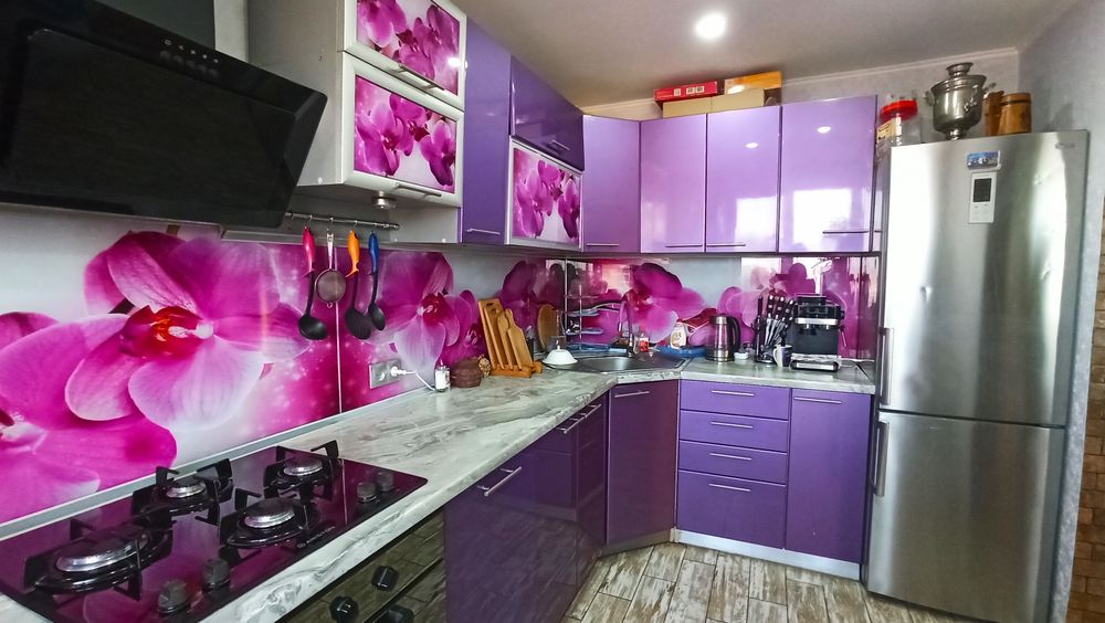 Продам 4-к. квартиру в центре