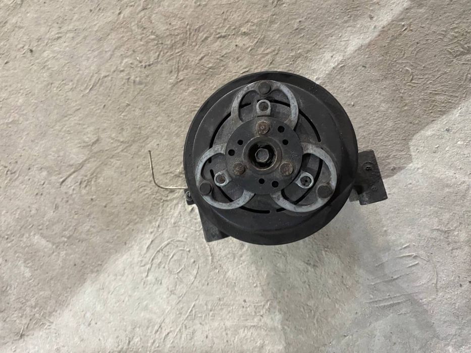 Компресор кондиціонера фріон Mitsubishi l200 2006-12 міцубісі л200