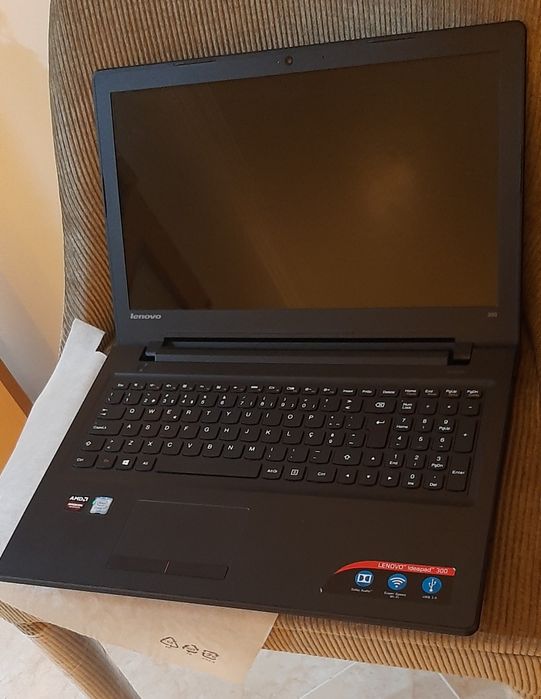 Portátil Lenovo Ideaped 300-15 ISK I7SPF0CZCX0