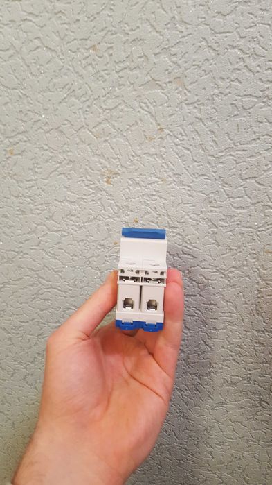 Защитный автомат Chint DC 25A 500V для солнечных панелей (батарей)