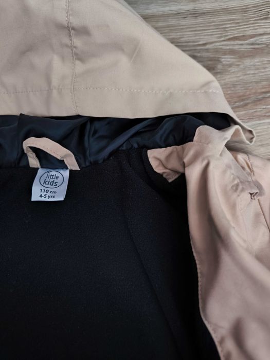 Płaszczyk dla dziewczynki r110
