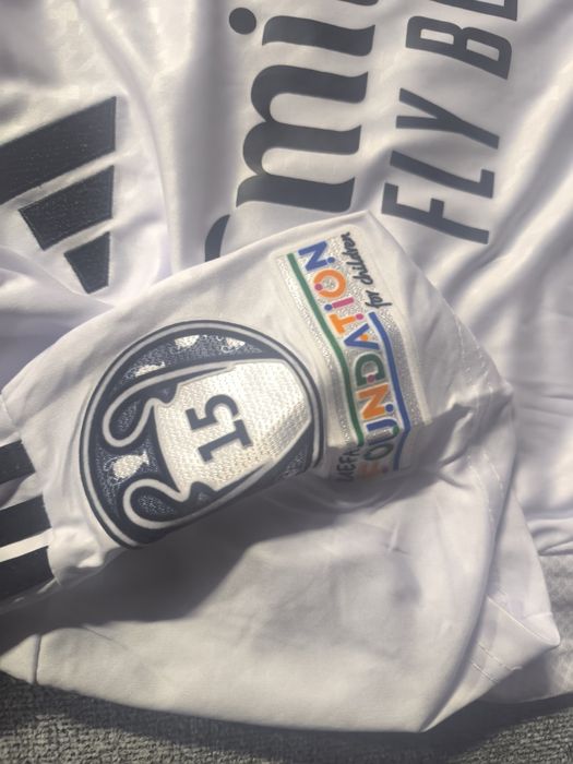 Koszulka Real Madryt z i UEFA i z nazwis kiem