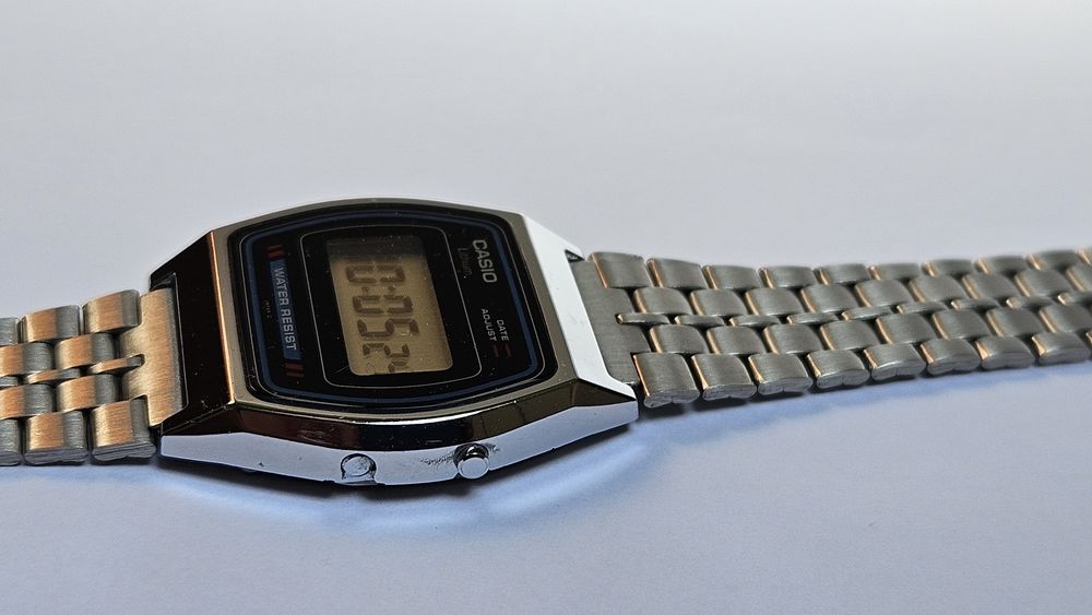 Casio b 613w lcd vintage