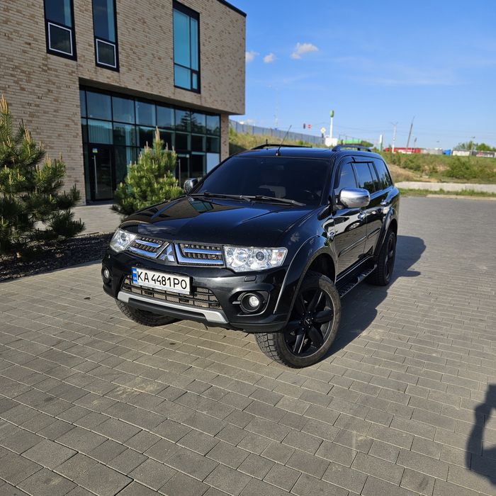 Mitsubishi pajero sport