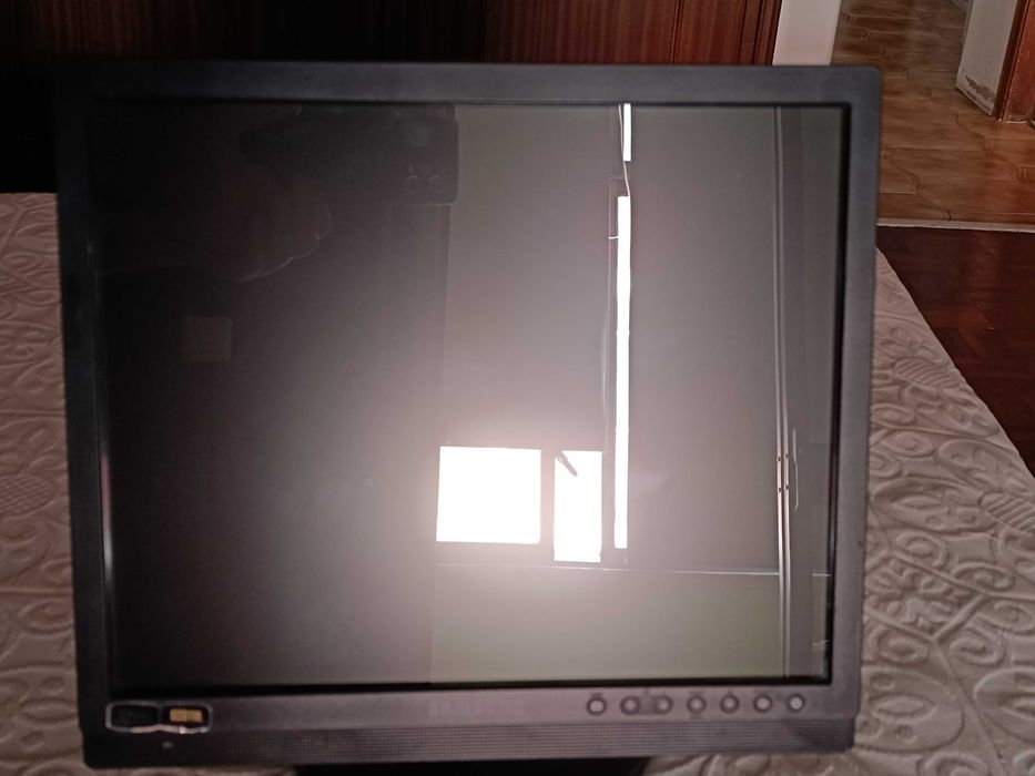 Box câmaras vigilância e monitor