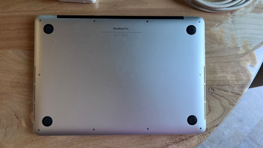 MacBook Pro 2015483181863361597444