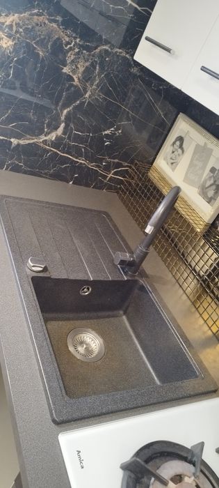 Zlew kuchenny, zlewozmywak z kranem