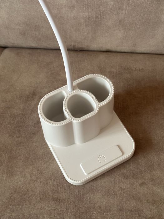 LED настільна лампа з USB-зарядкою та сенсорним керуванням