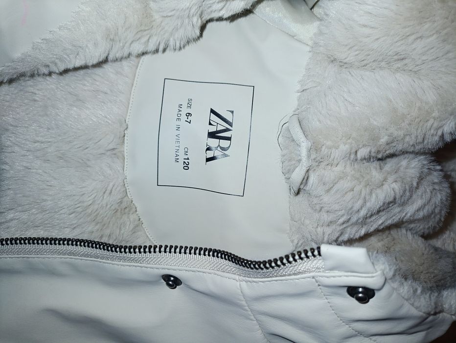 Casaco de menina marca Zara