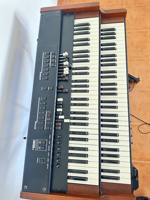 Crumar Mojo Classic + Pedal Roland PK-5