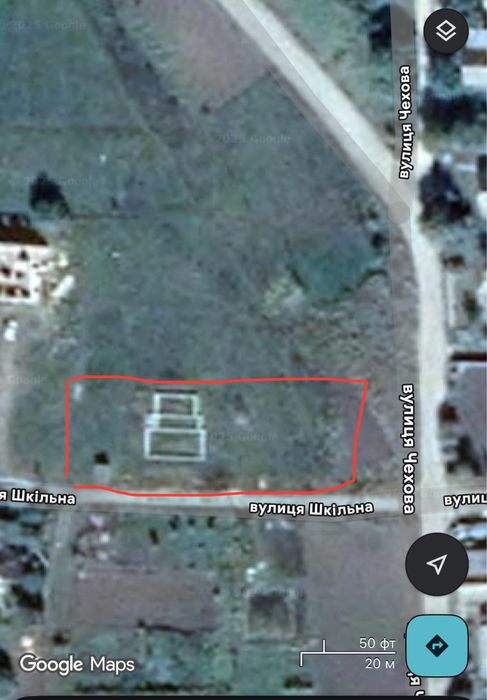 Земельна ділянка з фундаментом