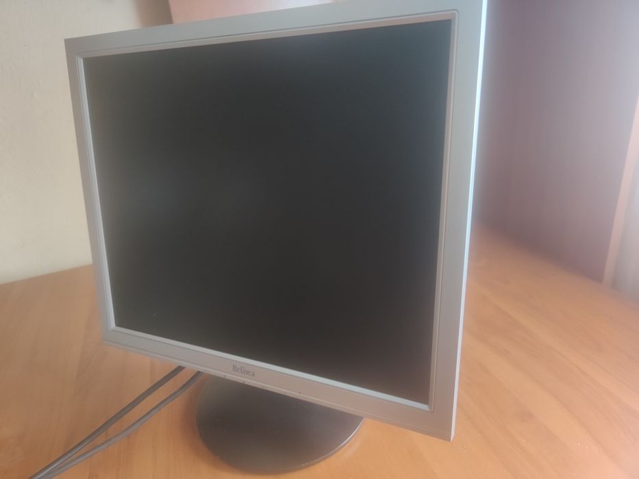 Vendo ecrã de computador444405646833766403